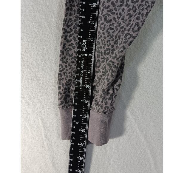 J.Crew Women’s XL Leopard Print Sweatshirt Gray Black Pullover Top Casual - Picture 7 of 7